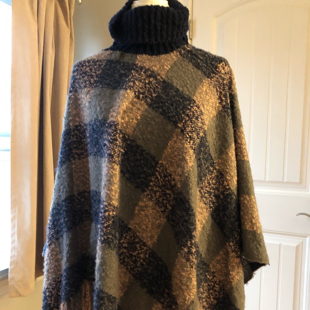 NWT  LOF Poncho